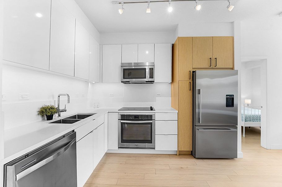 211 1621 Hamilton Avenue North Vancouver, BC - 6