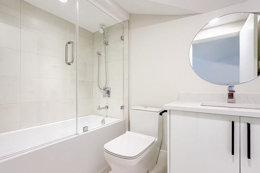 2373 W 7th Avenue Vancouver, BC - 33