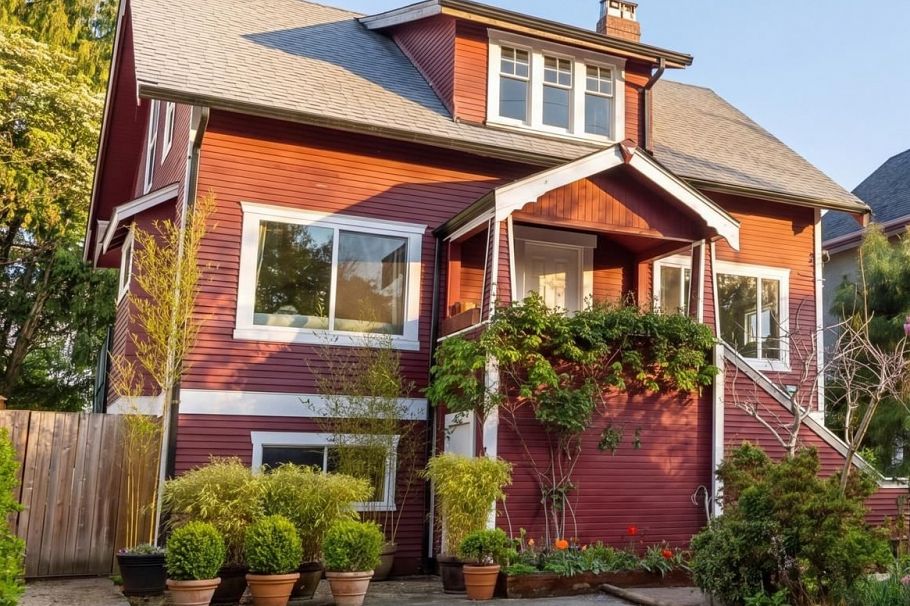 4578 Moss Street Vancouver, BC - 1