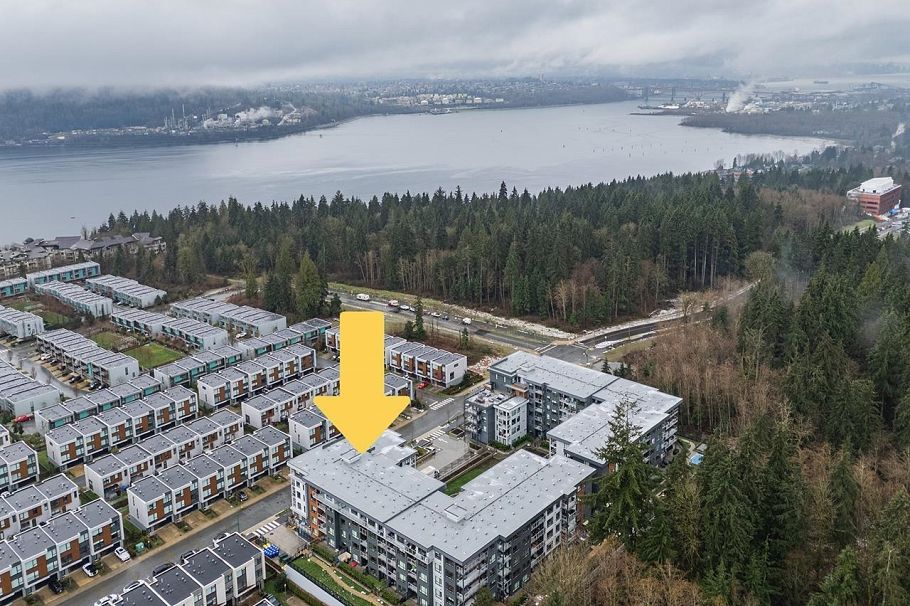 303 3596 Malsum Drive North Vancouver, BC - 24