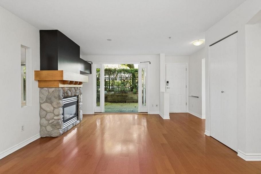 993 Lynn Valley Road North Vancouver, BC - 5