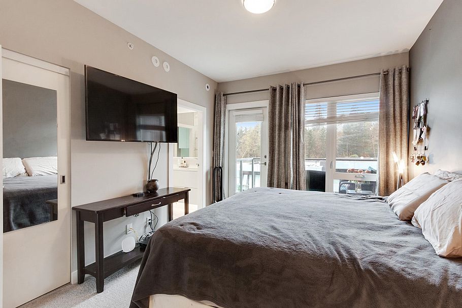 32 3595 Salal Drive North Vancouver, BC - 19