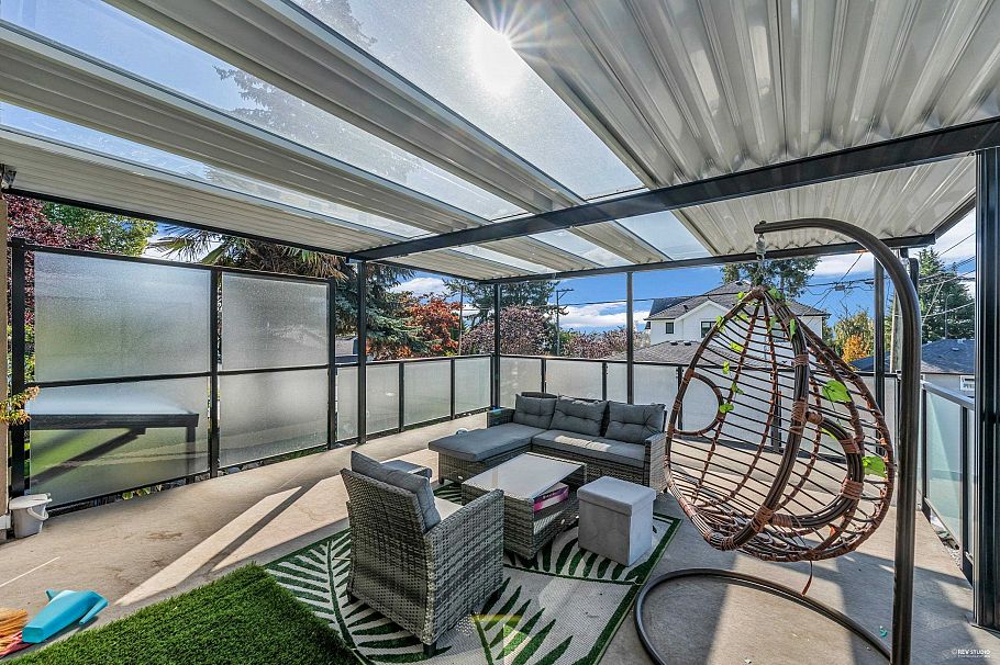 8025 Borden Street Vancouver, BC - 28