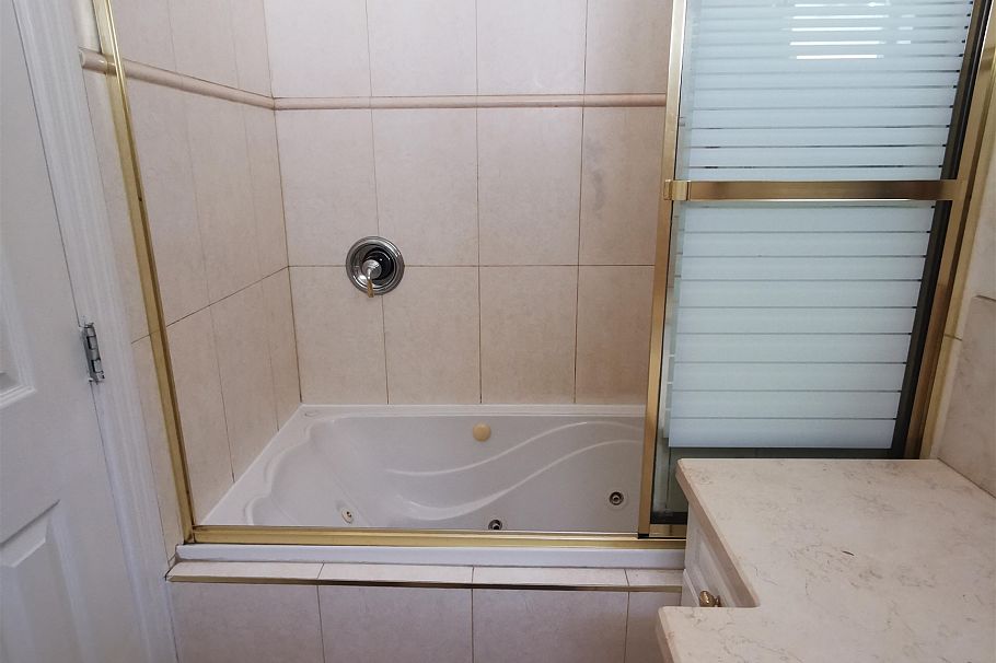 8067 French Street Vancouver, BC - 10