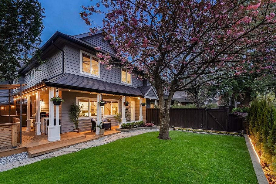1 1255 E 15th Avenue Vancouver, BC - 2