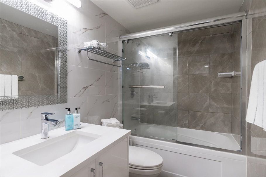 301 1189 Howe Street Vancouver, BC - 12