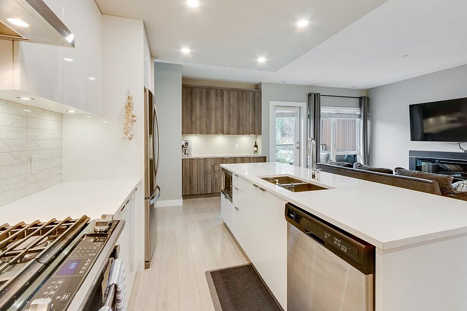 32 3595 Salal Drive North Vancouver, BC - 8