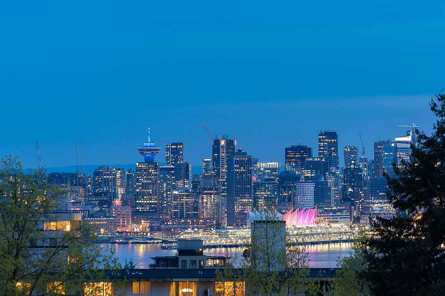 306 112 E 13th Street North Vancouver, BC - 1