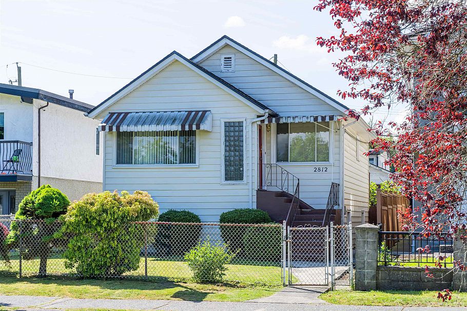 2812 E 18th Avenue Vancouver, BC - 1