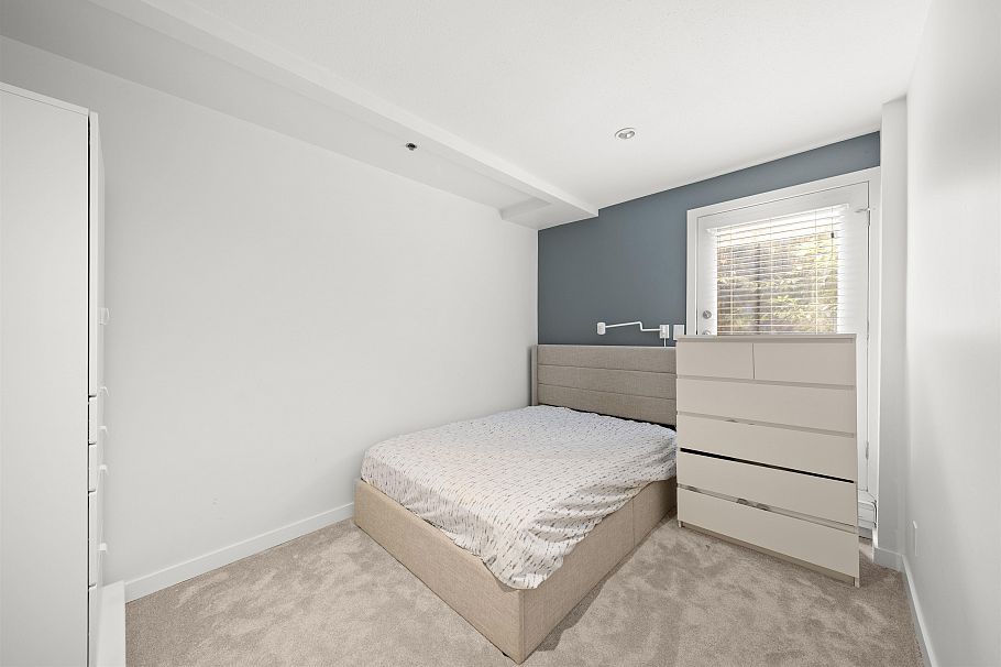 601 W 16th Avenue Vancouver, BC - 16