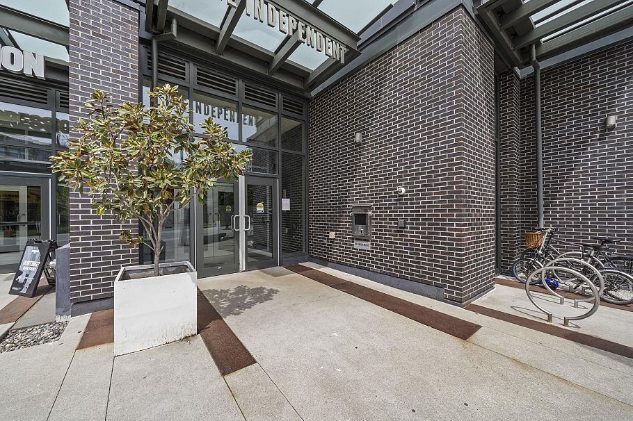 310 285 E 10th Avenue Vancouver, BC - 25