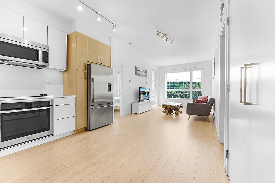 211 1621 Hamilton Avenue North Vancouver, BC - 5