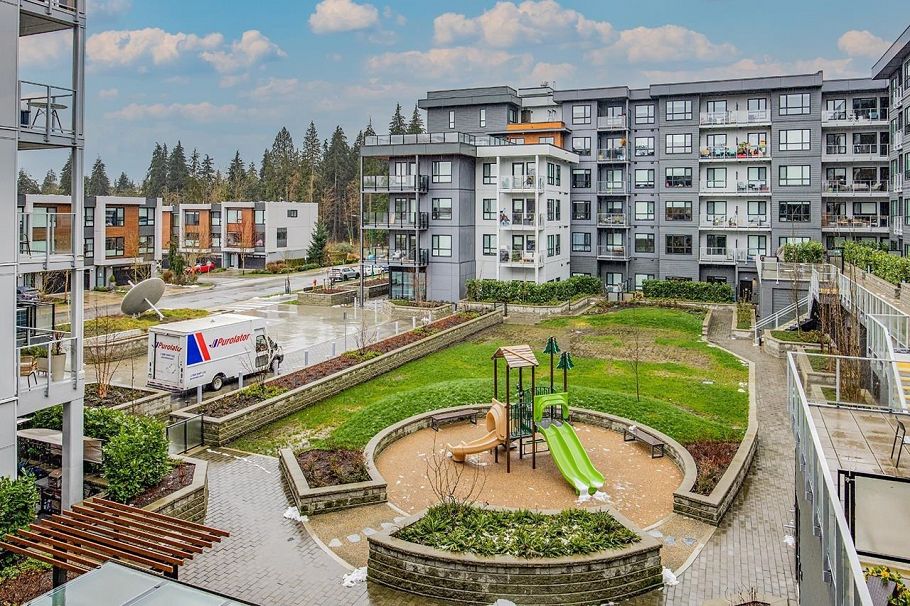 303 3596 Malsum Drive North Vancouver, BC - 22