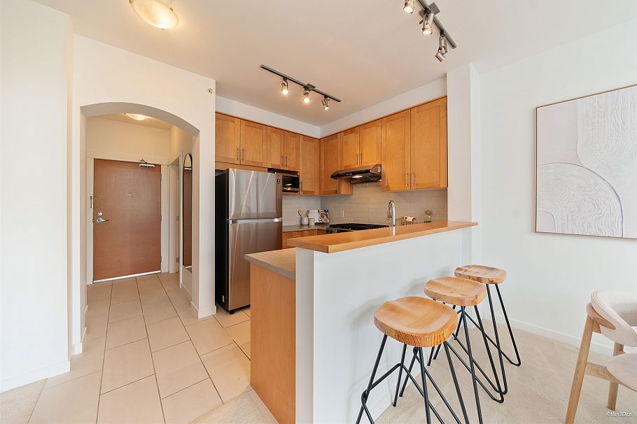 404 4883 Maclure Mews Vancouver, BC - 11