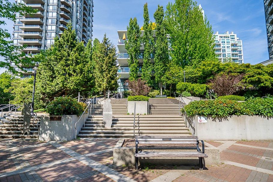202 135 W 2nd Street North Vancouver, BC - 27