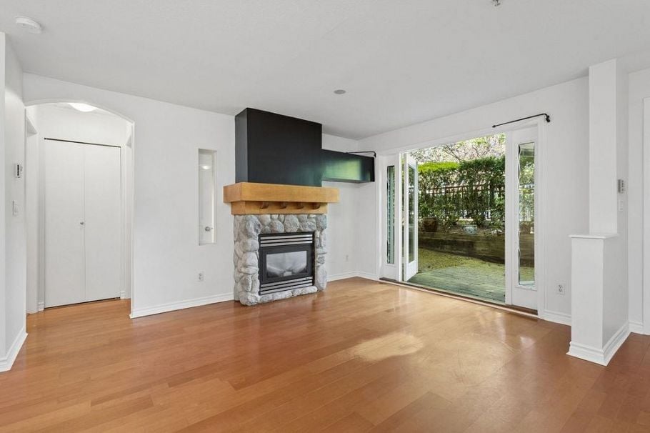 993 Lynn Valley Road North Vancouver, BC - 7