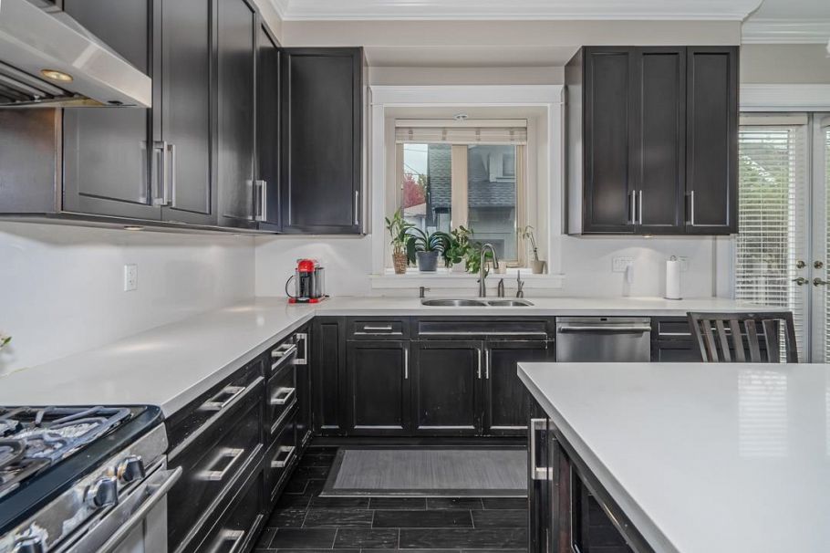 1507 E 55th Avenue Vancouver, BC - 9