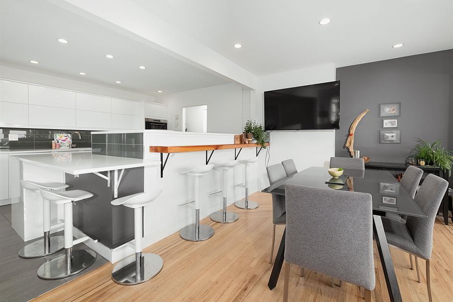 1095 W Keith Road North Vancouver, BC - 4