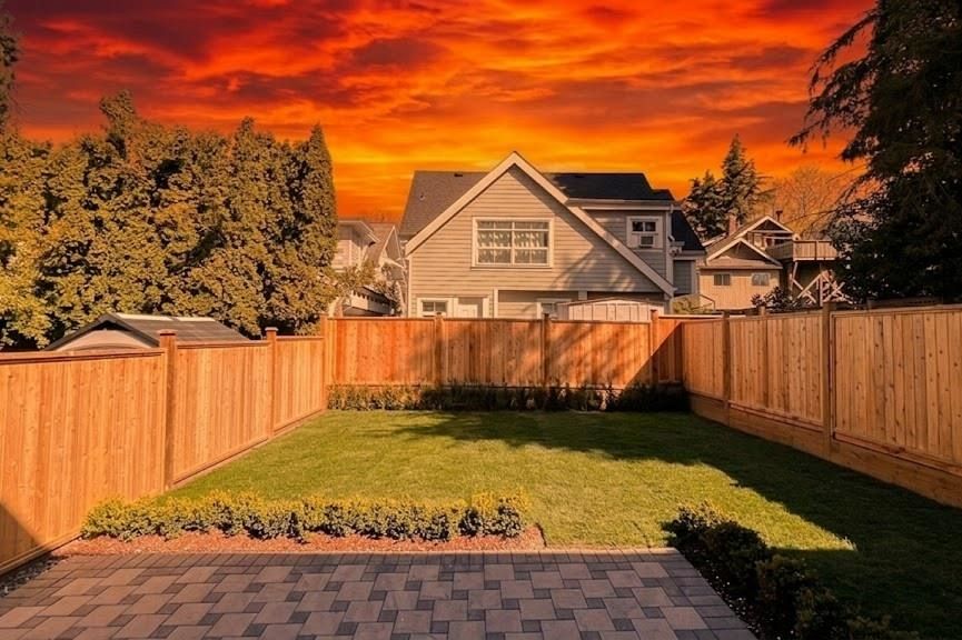 2373 W 7th Avenue Vancouver, BC - 2