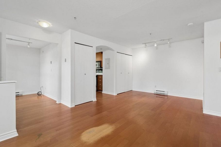 993 Lynn Valley Road North Vancouver, BC - 15