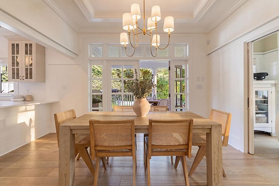360 E Windsor Road North Vancouver, BC - 7