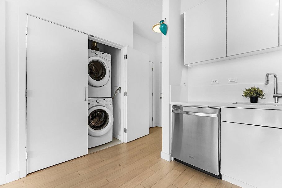 211 1621 Hamilton Avenue North Vancouver, BC - 7