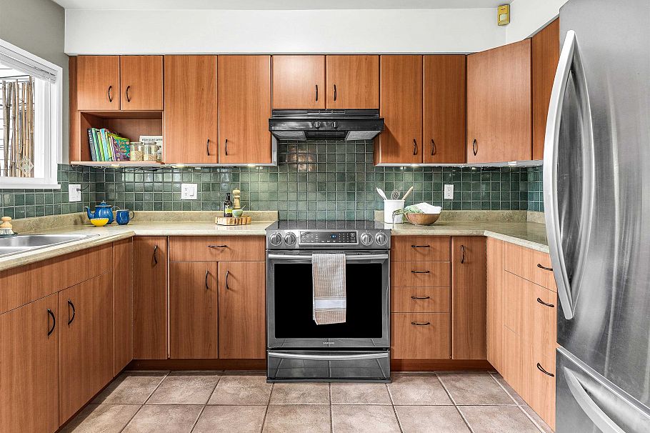 2578 E 15th Avenue Vancouver, BC - 11