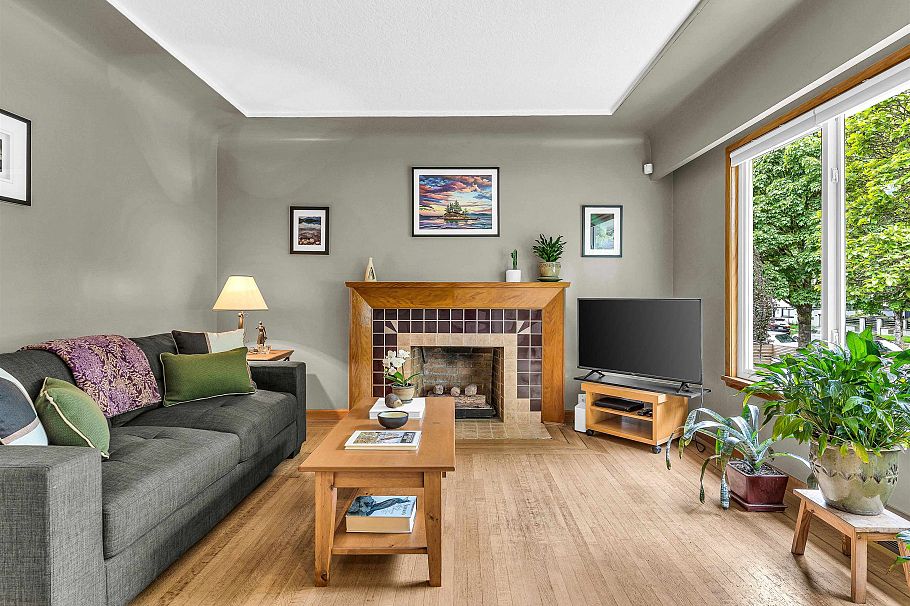 2578 E 15th Avenue Vancouver, BC - 5