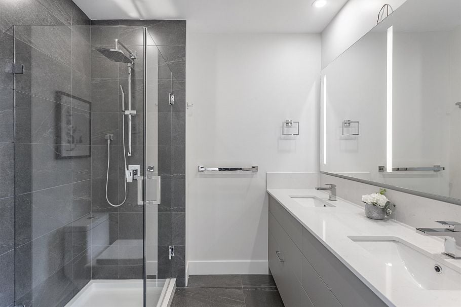 311 342 Mountain Highway North Vancouver, BC - 18