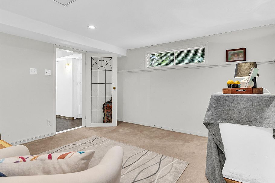 2578 E 15th Avenue Vancouver, BC - 30