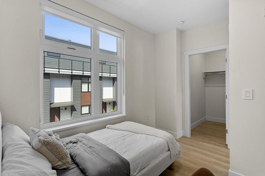 311 342 Mountain Highway North Vancouver, BC - 23