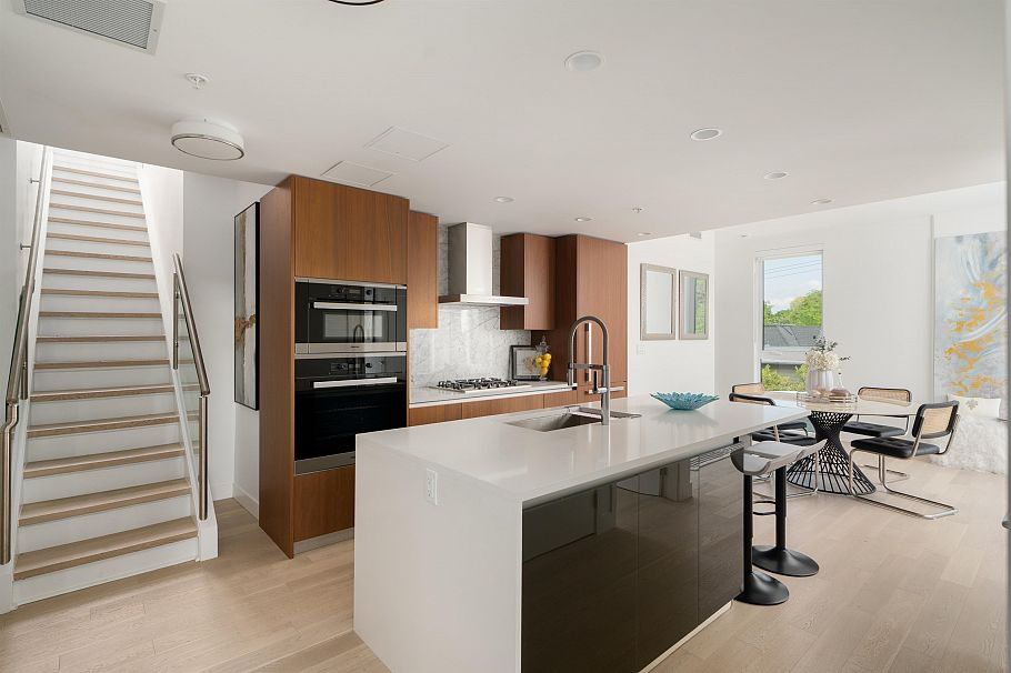 404 2888 Arbutus Street Vancouver, BC - 1