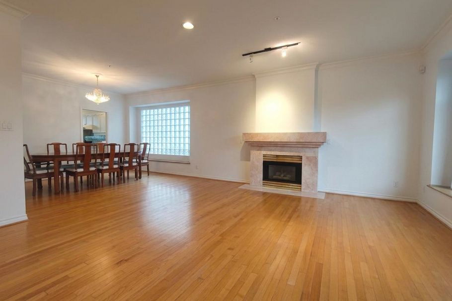 123 E 45th Avenue Vancouver, BC - 5