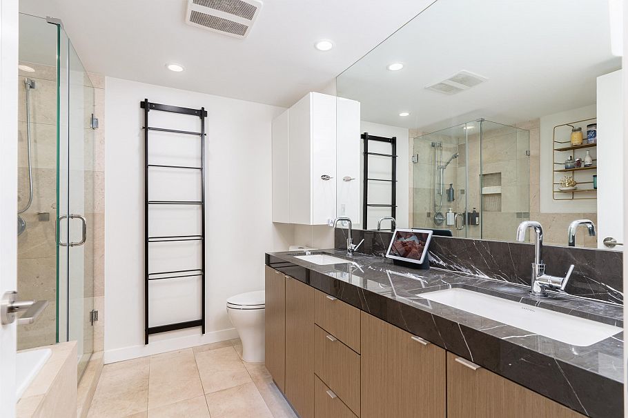 306 112 E 13th Street North Vancouver, BC - 11