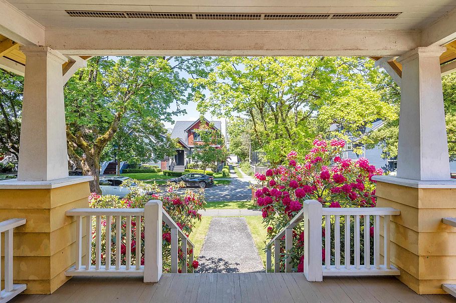 3136 W 11th Avenue Vancouver, BC - 3