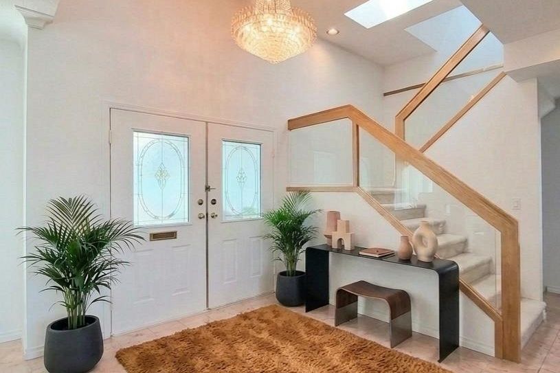 123 E 45th Avenue Vancouver, BC - 7