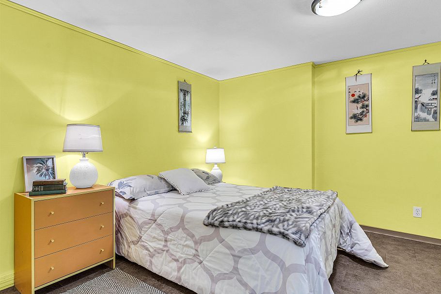 2578 E 15th Avenue Vancouver, BC - 24