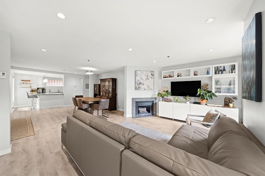 601 W 16th Avenue Vancouver, BC - 1
