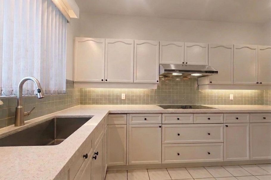 123 E 45th Avenue Vancouver, BC - 12
