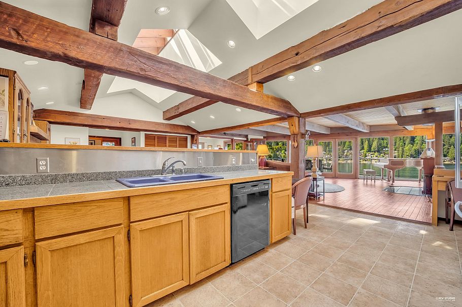 2136 Lockehaven Road North Vancouver, BC - 22