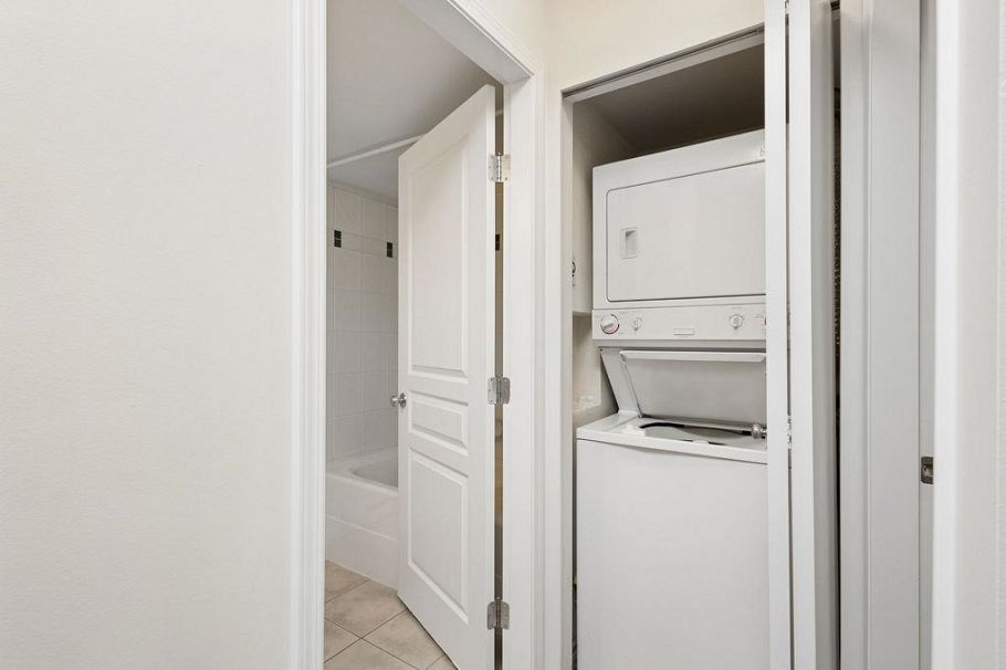 993 Lynn Valley Road North Vancouver, BC - 23