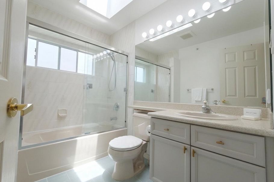 123 E 45th Avenue Vancouver, BC - 21