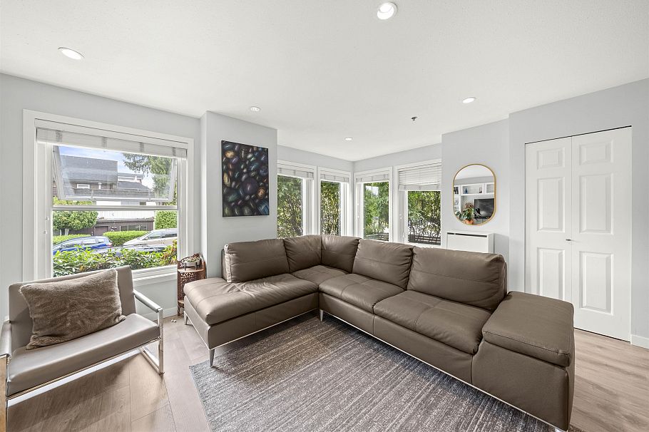 601 W 16th Avenue Vancouver, BC - 2