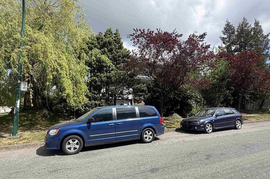 495 W 39th Avenue Vancouver, BC - 2