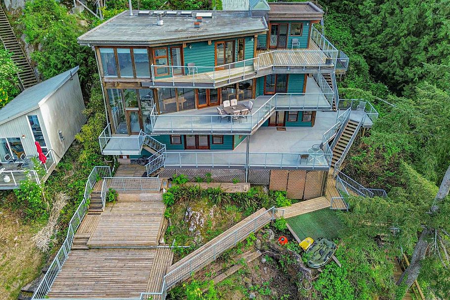 2136 Lockehaven Road North Vancouver, BC - 3