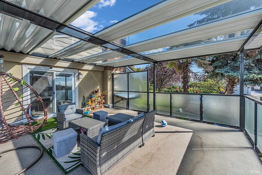 8025 Borden Street Vancouver, BC - 30