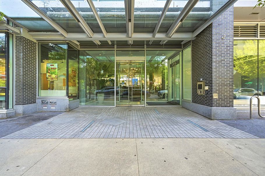 3605 1283 Howe Street Vancouver, BC - 2