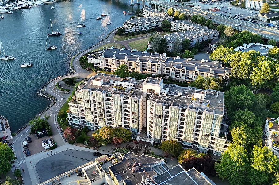 305 456 Moberly Road Vancouver, BC - 25