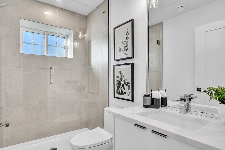 2153 E 20th Avenue Vancouver, BC - 25