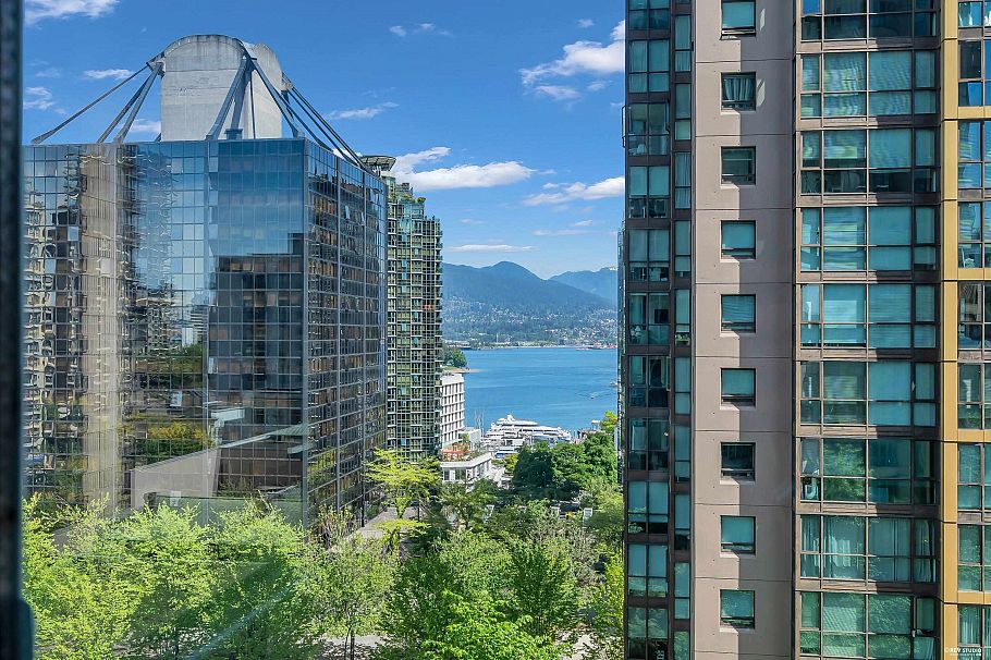 601 717 Jervis Street Vancouver, BC - 11